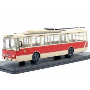 1/43 Skoda 14TR троллейбус Potsdam 1981 бежевый с красным