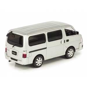 1/43 Nissan Caravan E25 серебристый