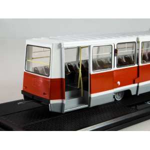 1/43 Трамвай КТМ-5М3 (71-605) красный с белым