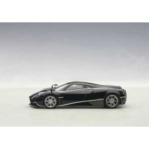 1/43 Pagani Huayra 2011 (black, silver stripes) черный с серебристыми полосками