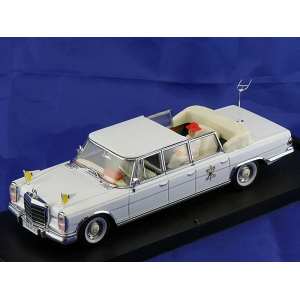 1/43 Mercedes-Benz 600 W100 Laundaulet Pope Paulo VI