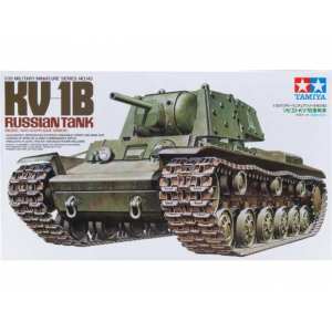 1/35 Советский танк КВ-1Б с фигурой танкиста, 1940 год