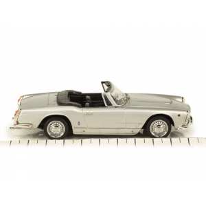 1/43 Maserati 3500 GT Vignale Spider 1961 серебристый