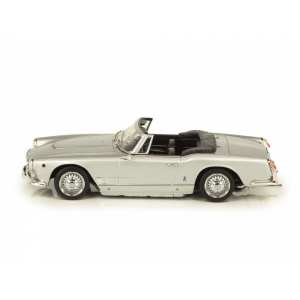 1/43 Maserati 3500 GT Vignale Spider 1961 серебристый