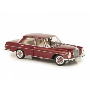 1/18 Mercedes-Benz 280SE W108 Sedan 1968 бордовый