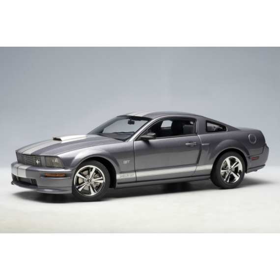 1/18 Ford MUSTANG GT COUPE 2007 (APPEARANCE PACKAGE OPTION