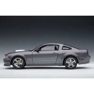 1/18 Ford MUSTANG GT COUPE 2007 (APPEARANCE PACKAGE OPTION)(TUNGSTEN GREY METALLIC)