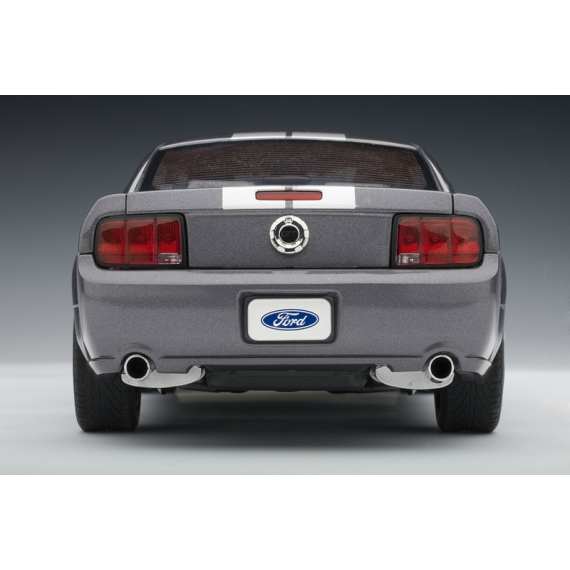 1/18 Ford MUSTANG GT COUPE 2007 (APPEARANCE PACKAGE OPTION