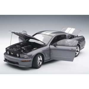 1/18 Ford MUSTANG GT COUPE 2007 (APPEARANCE PACKAGE OPTION)(TUNGSTEN GREY METALLIC)