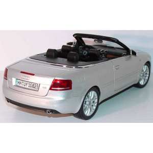 1/18 Audi A4 Cabrio (B6) Facelift 2005 серебристый