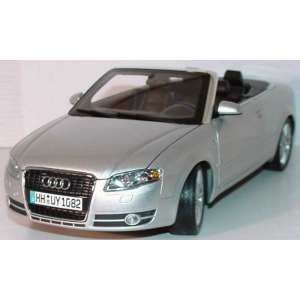 1/18 Audi A4 Cabrio (B6) Facelift 2005 серебристый