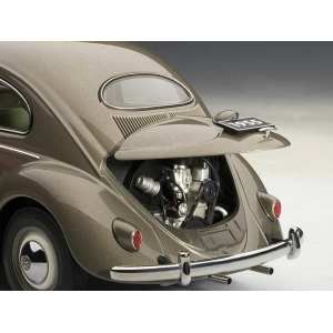 1/18 VOLKSWAGEN BEETLE KAEFER LIMOUSINE 1955 (POLARIS SILVER)