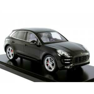 1/18 Porsche Macan Turbo черный мет