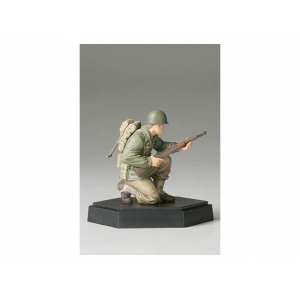 1/35 Фигура американского солдата В с винтовкой подставка в комплекте