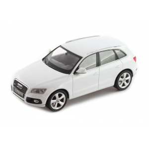 1/43 Audi Q5 2013 белый