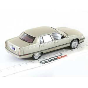 1/43 CADILLAC Sedan DeVille 1994 Sand Metallic