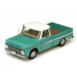 1/18 Chevrolet C-10 Styleside Pickup 1965 бежевый со светло-зеленым