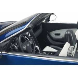 1/18 BENTLEY CONTINENTAL GT V8 S CABRIOLET Sequin Blue 2015 синий