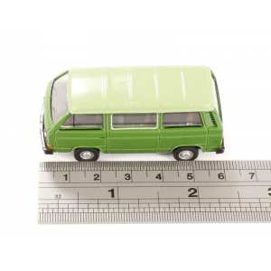 1/76 Volkswagen T3 Bus 1979 green/light green