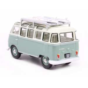 1/76 Volkswagen T1 Samba with surfboards 1960 light green/green