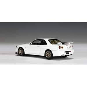 1/43 Nissan SKYLINE R34 GTR V-SPEC II 2000 (PEARL WHITE)