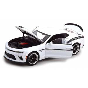 1/18 Chevrolet Camaro Yenko S/C 2018 white