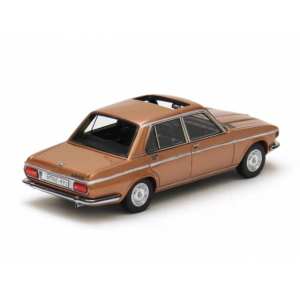 1/43 BMW 2800 (E3) Sedan 1969 Gold Metallic