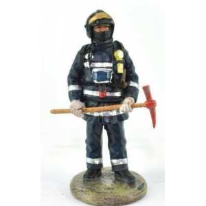 1/32 Spanish firefighter with pickaxe Madrid 2003