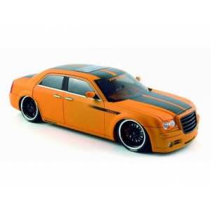 1/18 Chrysler 300C orange-black