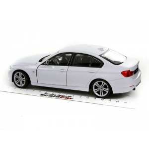 1/24 BMW 335i 3-series F30 белый