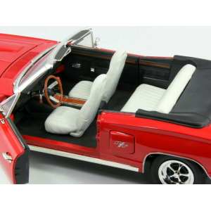 1/18 Dodge Coronet cabrio 1970 with real leather seats, red