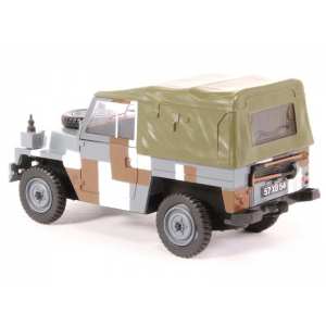 1/43 Land Rover Series III 1/2 Ton Lightweight с тентом Berlin camouflage Scheme 1972