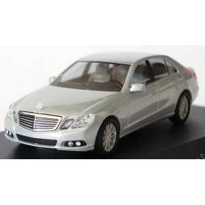 1/87 Mercedes-Benz E-Klasse W212 Elegance iridiumsilbermet