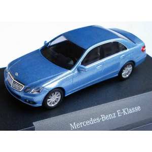 1/87 Mercedes-Benz E-Klasse W212 Elegance indigolithblaumet