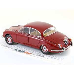 1/18 Daimler 250 V8 1967 красный, правый руль