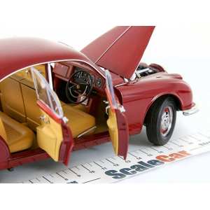 1/18 Daimler 250 V8 1967 красный, правый руль