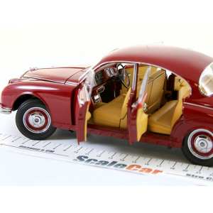 1/18 Daimler 250 V8 1967 красный, правый руль