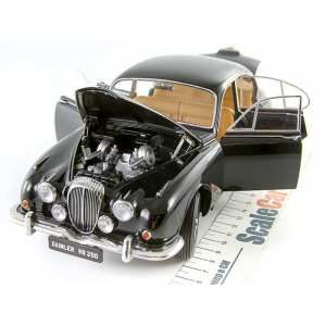 1/18 Daimler 250 V8 1967 черный, правый руль