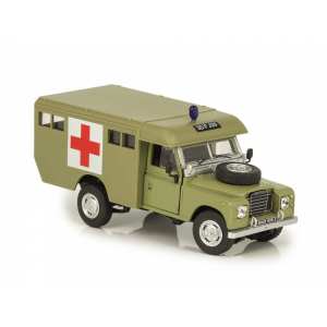 1/43 Land Rover Defender Military Ambulance армейская медицинская помощь
