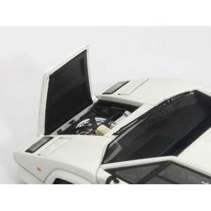 1/43 Lamborghini COUNTACH 5000 S (WHITE) (все открывается)