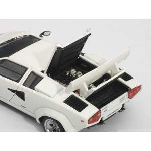 1/43 Lamborghini COUNTACH 5000 S (WHITE) (все открывается)