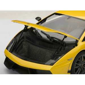 1/18 LAMBORGHINI GALLARDO LP570-4 SUPERLEGGERA 2010 (METALLIC YELLOW)