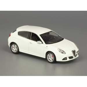 1/43 Alfa Romeo Giulietta Quadrifoglio 2010 Pearl White