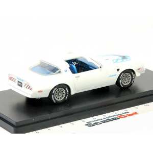 1/43 Pontiac Firebird 1977 белый