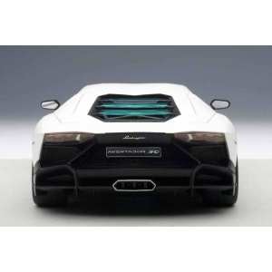 1/18 Lamborghini Aventador LP720-4 2013 50-летие Ламборгини белый матовый