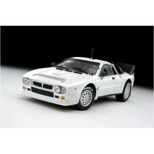 1/18 Lancia 037 Rally presentation белый