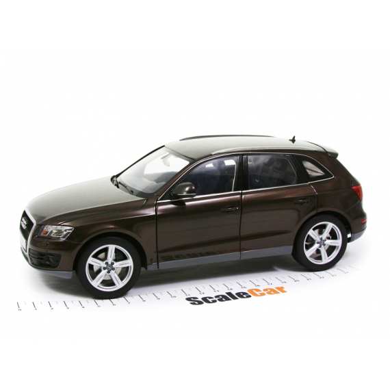 1/18 Audi Q5 (Teak brown)