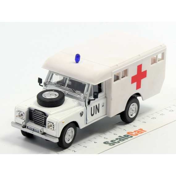 1/43 Land Rover Defender UN Ambulance (Медицинская помощь ООН)