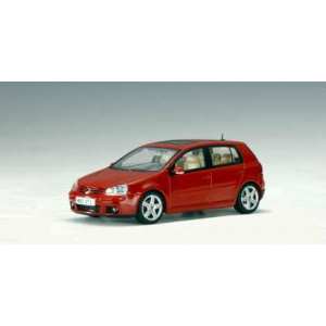 1/43 Volkswagen GOLF V 2003 (RED SPICE METALLIC)