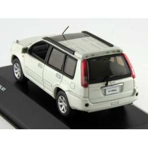 1/43 Nissan X-TRAIL GT 2005 (WHITE PEARL)